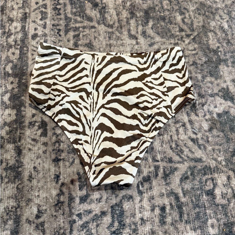 Good American Women's Swimwear zebra print bottoms size 1 small - Picture 3 of 4